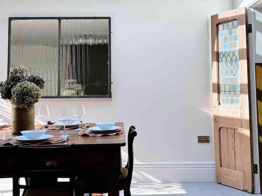 Luxury City Centre Townhouse - Sleeps 6 Честер Екстер'єр фото