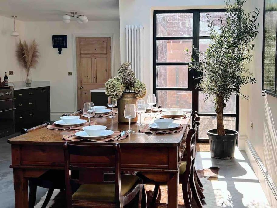Luxury City Centre Townhouse - Sleeps 6 Честер Екстер'єр фото