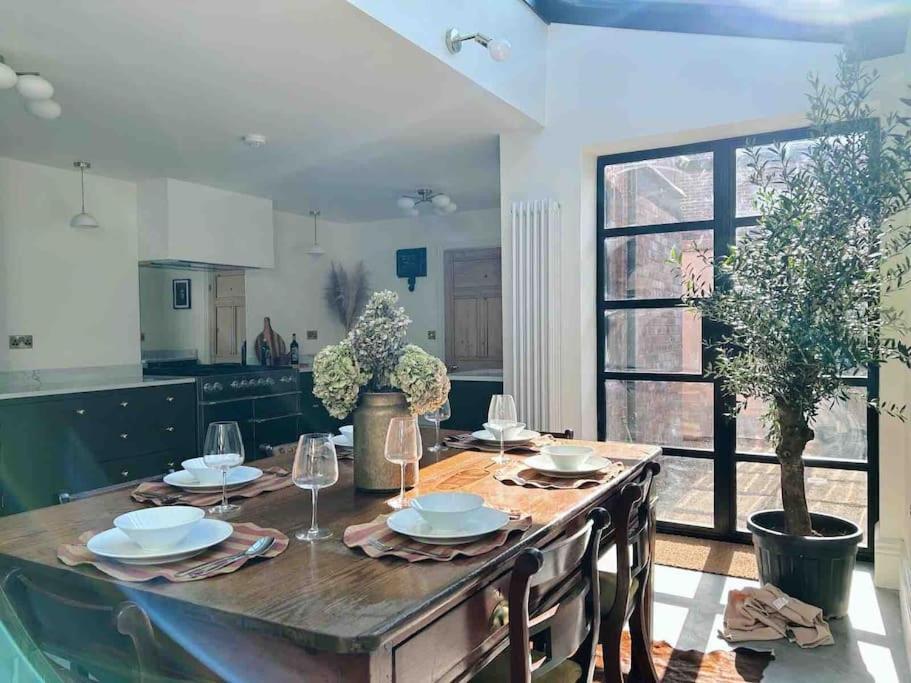 Luxury City Centre Townhouse - Sleeps 6 Честер Екстер'єр фото